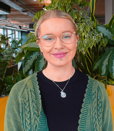 Headshot of Mia Stoces-Brown